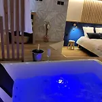 La Bulle Romantique, Avec Jacuzzi Privatif * Sacy-le-Grand