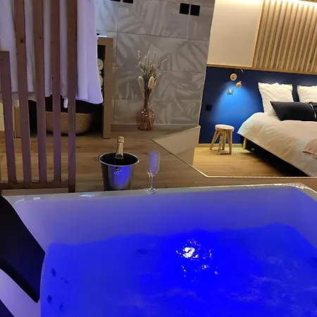 La Bulle Romantique, Avec Jacuzzi Privatif * Sacy-le-Grand
