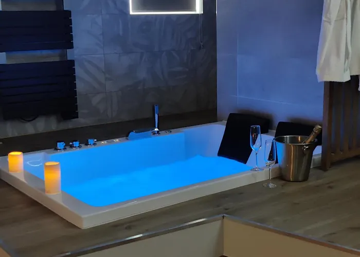La Bulle Romantique, Avec Jacuzzi Privatif Apartment *