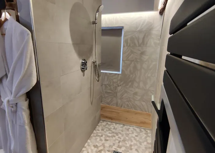 La Bulle Romantique, Avec Jacuzzi Privatif *